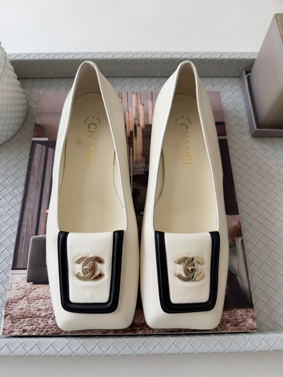 CHANEL Shoes - Chanel SS 26 Blazy Ivory Lambskin Square Toe CC Logo Turn-lock Ballet Flats 37.5